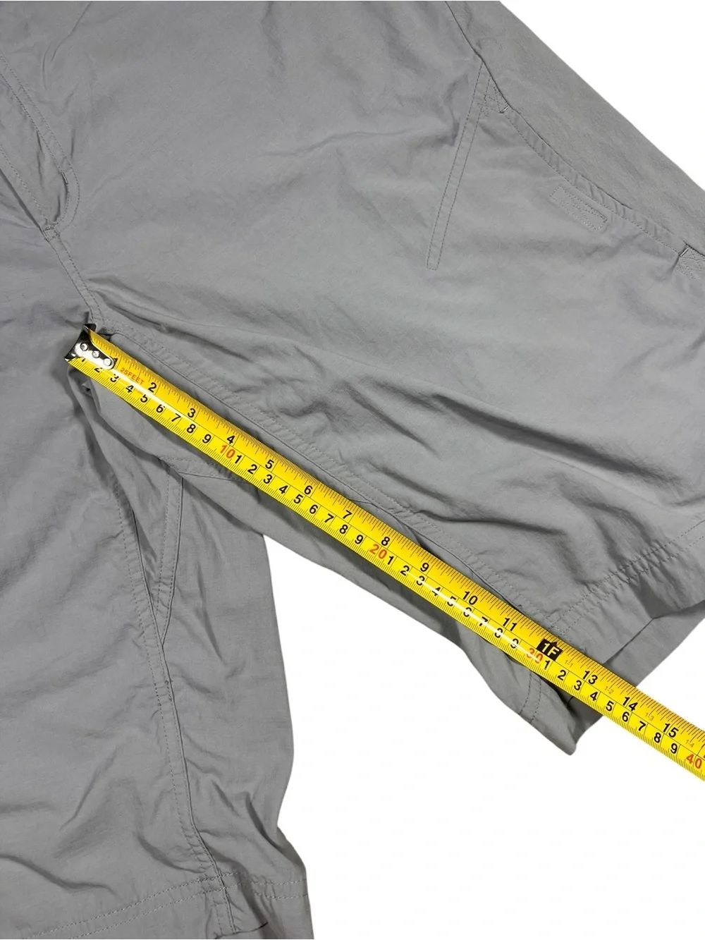 Mountain Hardwear Shorts Mens Large Gray Nylon Hiking Outdoor Climb 13” Inseam
